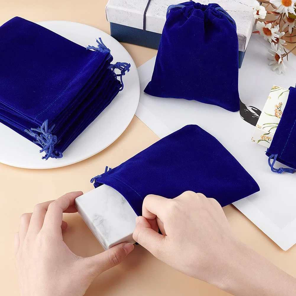 PH PandaHall Confezione Da 30 buste per Gioielli In Velluto, Sacchetti per Gioielli In Velluto Blu Da 15x12 cm con Coulisse. Sacchetti per Confezioni Regalo per Gioielli, Bracciali, Orologi
