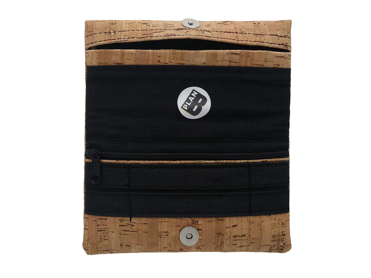 Plan B, Portasigarette Tabacco Trinciato, Modello Yolo 04, 16 x 8,5 cm, 50 gr, con Borsa Interna in Gomma EVA, Marrone, Unisex, in Sughero (Naturist)