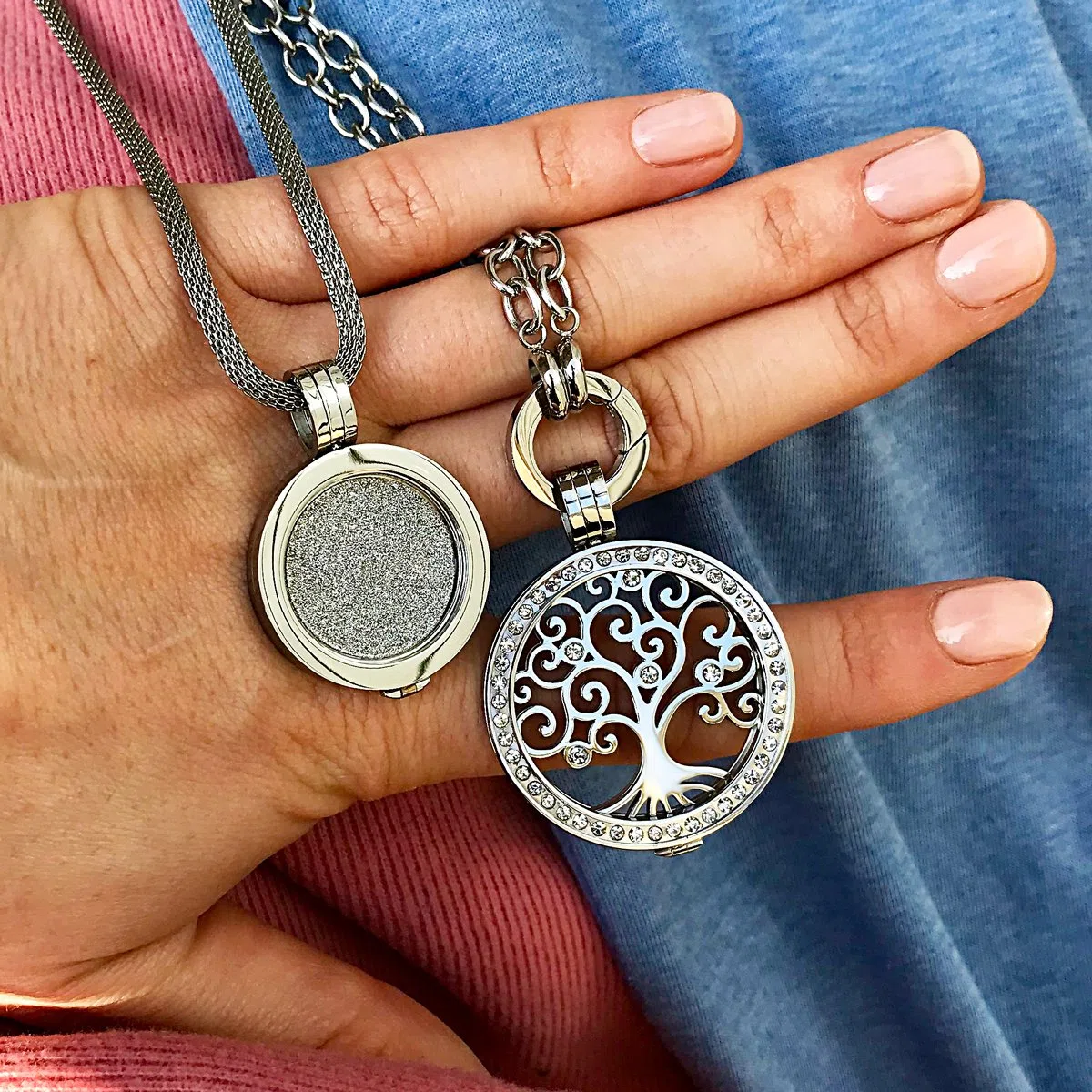 Quiges da Donna in Acciaio e Coin Ciondolo Set 33 mm con 90 cm Collana e Coin (Colori Assortiti)