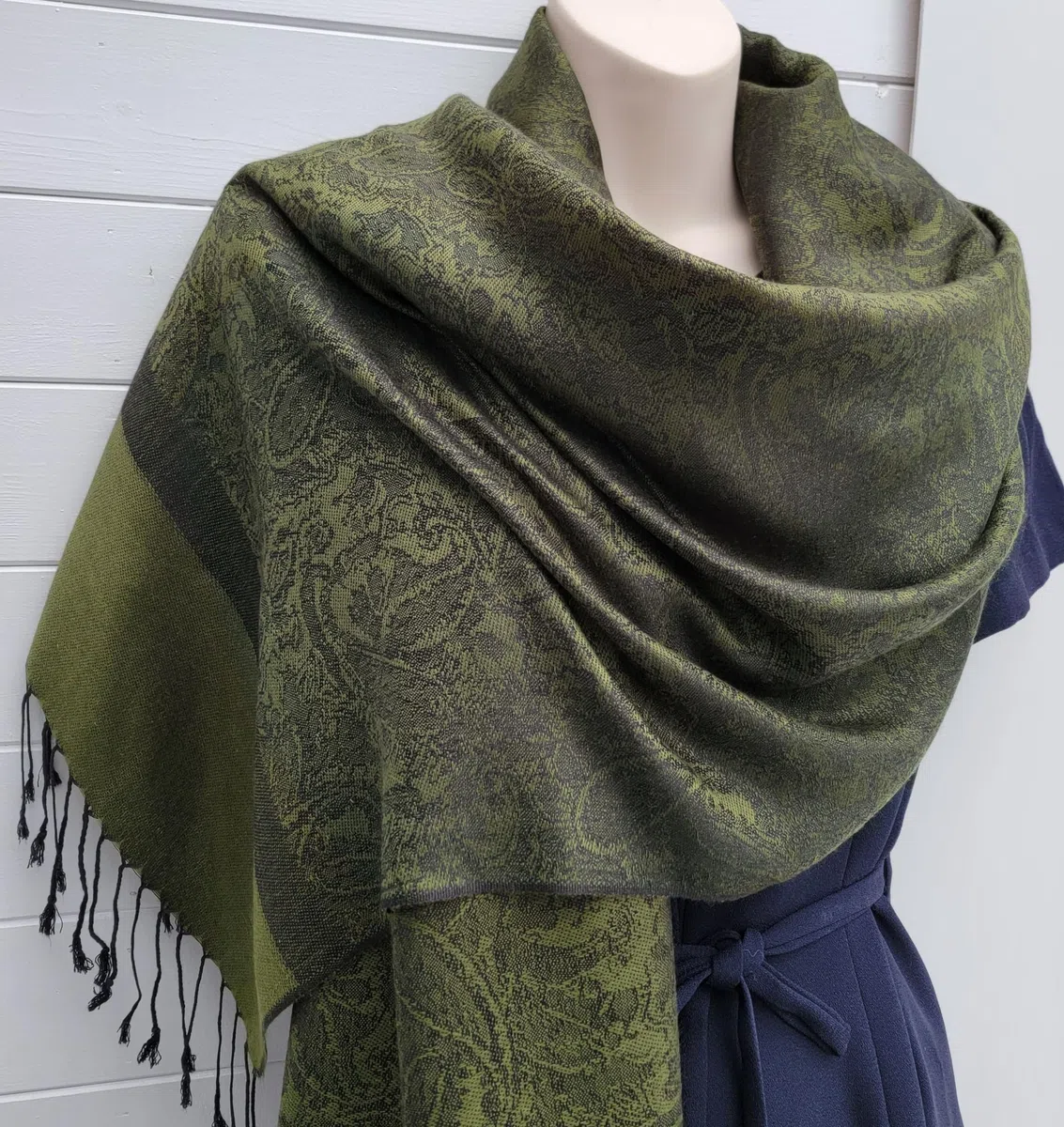 GFM, pashmina con motivo floreale a foglie