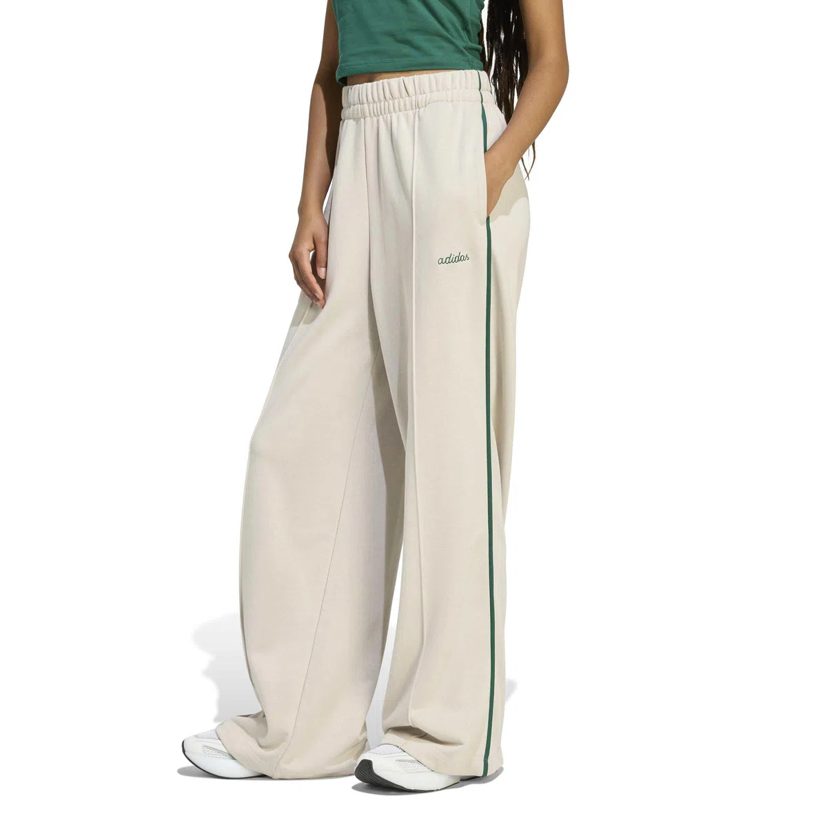 adidas Femme Seasonal Essentials Colorpop Pants with Embroidered Graphic, Wonder Alumina/Collegiate Green, M