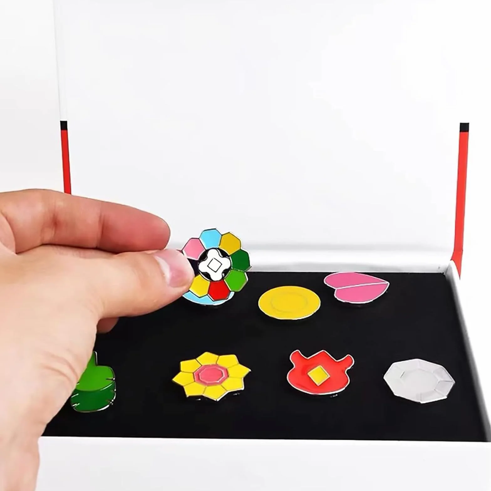 YUANstore Applicabile alla scatola della collezione di badge della generazione 1-6, set da 8 pezzi, regalo per ragazzi e ragazze