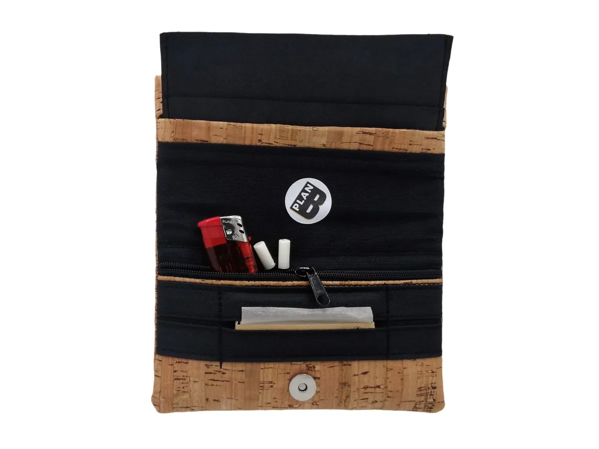 Plan B, Portasigarette Tabacco Trinciato, Modello Yolo 04, 16 x 8,5 cm, 50 gr, con Borsa Interna in Gomma EVA, Marrone, Unisex, in Sughero (Naturist)