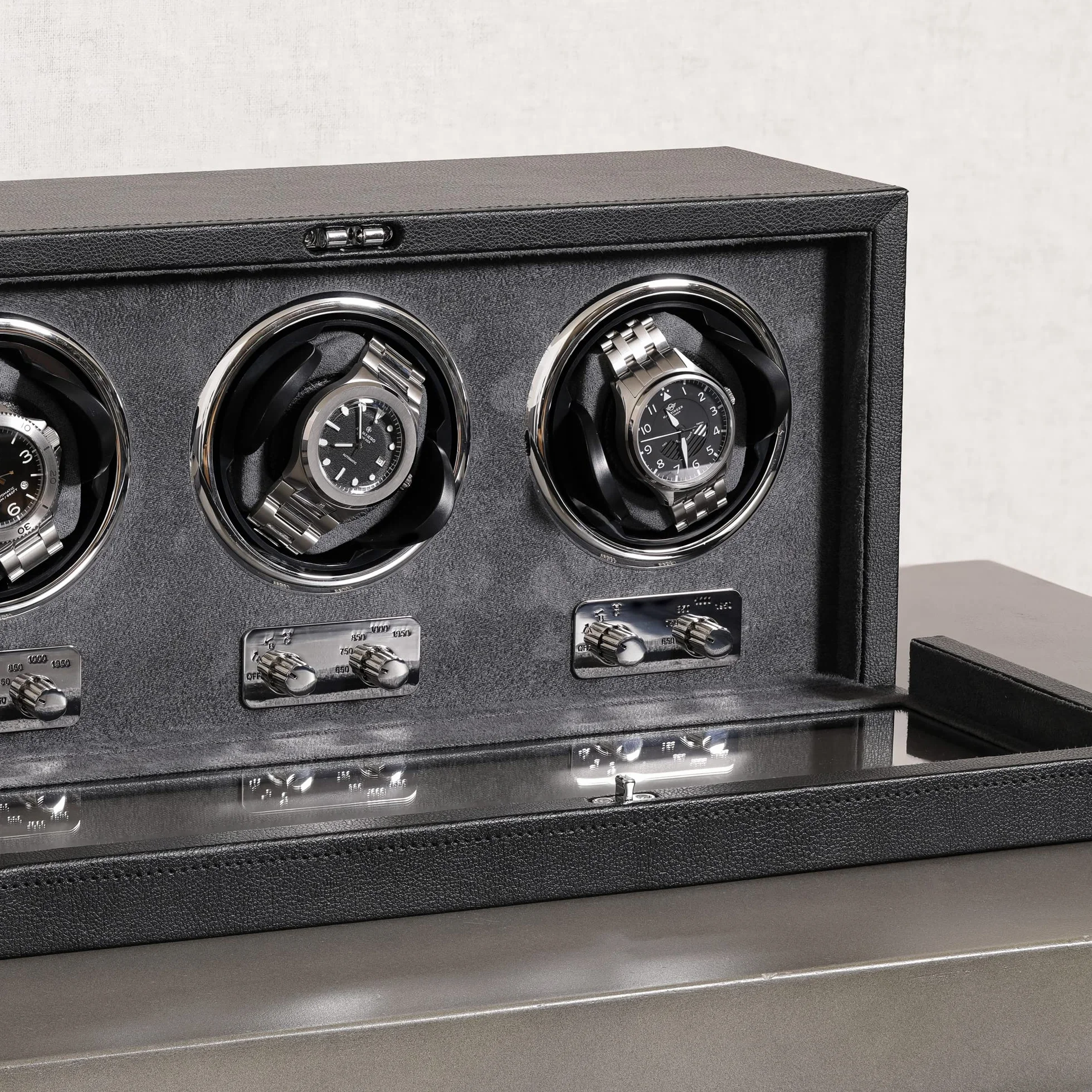 ROTHWELL Triple Watch Winder per orologi automatici con motore silenzioso con velocità multiple e impostazioni di rotazione (Nero/Grigio)