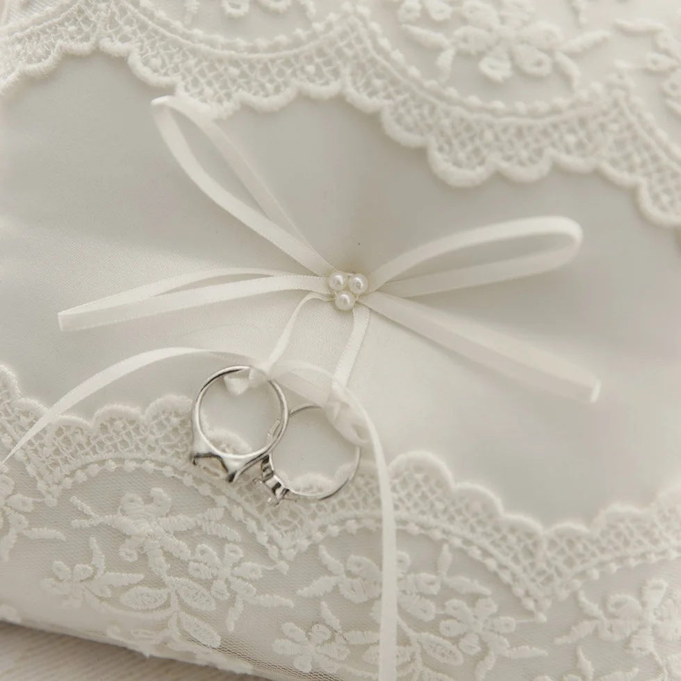 Awtlife, cuscino portafedi, con pizzo e perle d'avorio, da 21 cm