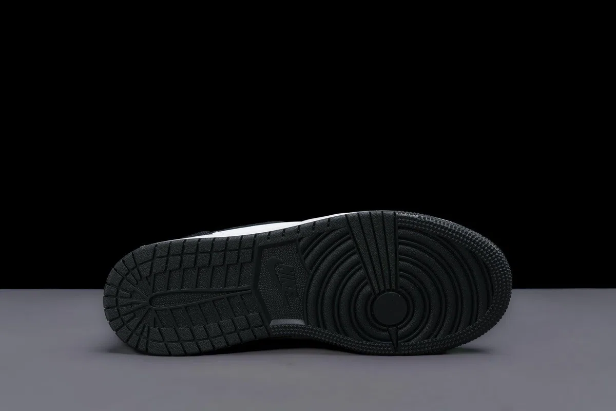 AIR JORDAN 1 Mid SE GS 'Panda Elephant' FB9909-001 Size