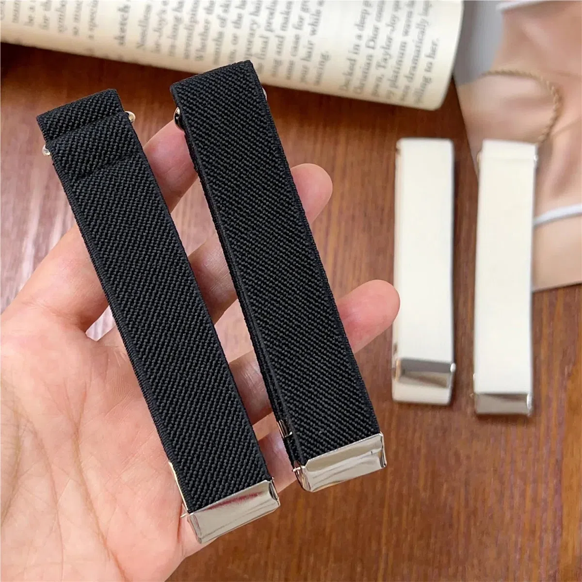 Supporti for maniche di camicia elastici antiscivolo Braccialetti in metallo Fascia for giarrettiere elasticizzate Polsini regolabili for affari