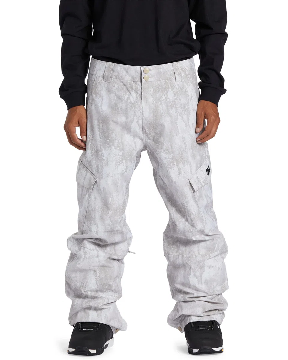 DC Pantaloni da snowboard isolati da uomo