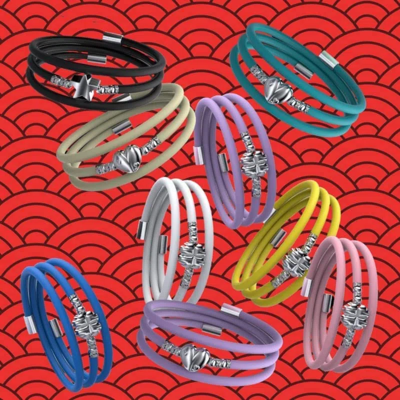Macaron TOOLATE Bracciale Charm Macaron Donna in Caucciù con Simbolo, Charm Cuore Stella Quadrifoglio, Confezione Pasticcino - Made in Italy