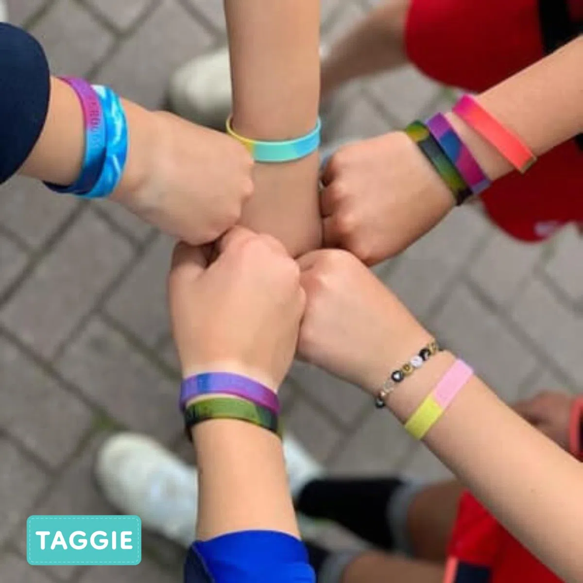 Braccialetto SOS personalizzato – Bracciale d’emergenza per bambini con incisione – Braccialetto ID con numero di telefono, indirizzo e dati medici – Regolabile e adatto ai bambini