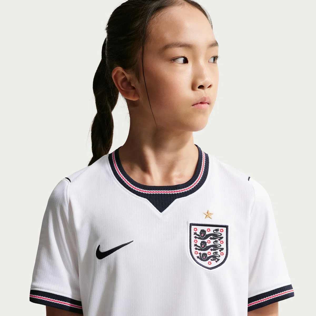 Nike England National Team Dri-Fit Stadium Home T-Shirt Unisex - Bambini e Ragazzi (Pacco da 1)