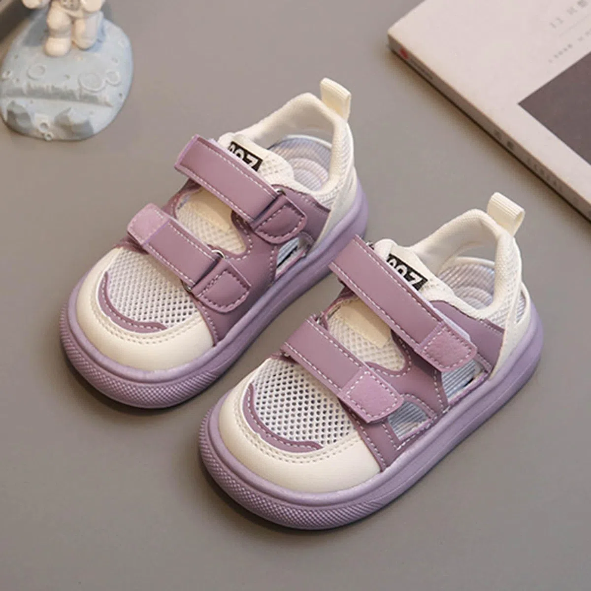 Sandali Bambini in Pelle Sintetica, 2026 Estivi Ciabatte Suola Spessa Pantofole Piatto Antiscivolo Scarpe Punta Aperta Sandalo Suola Morbida Sandali Unisex-Bambino Infradito da Spiaggia