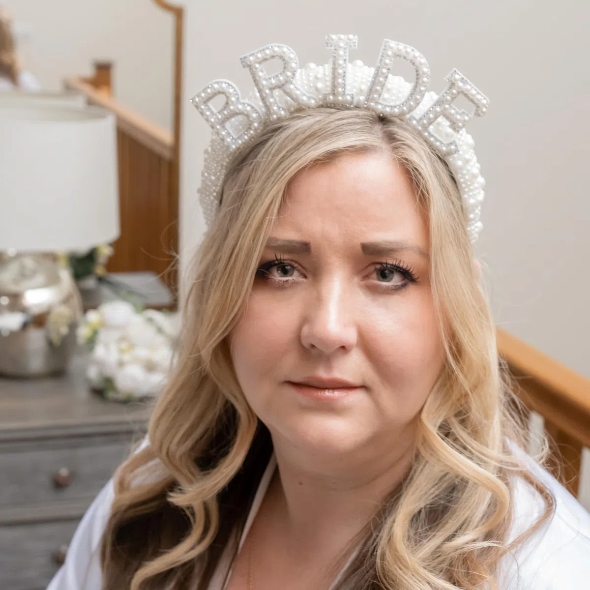 TRIXES - Diadema da sposa con corona decorata di perle per donna, accessorio per costume da addio al nubilato, accessorio