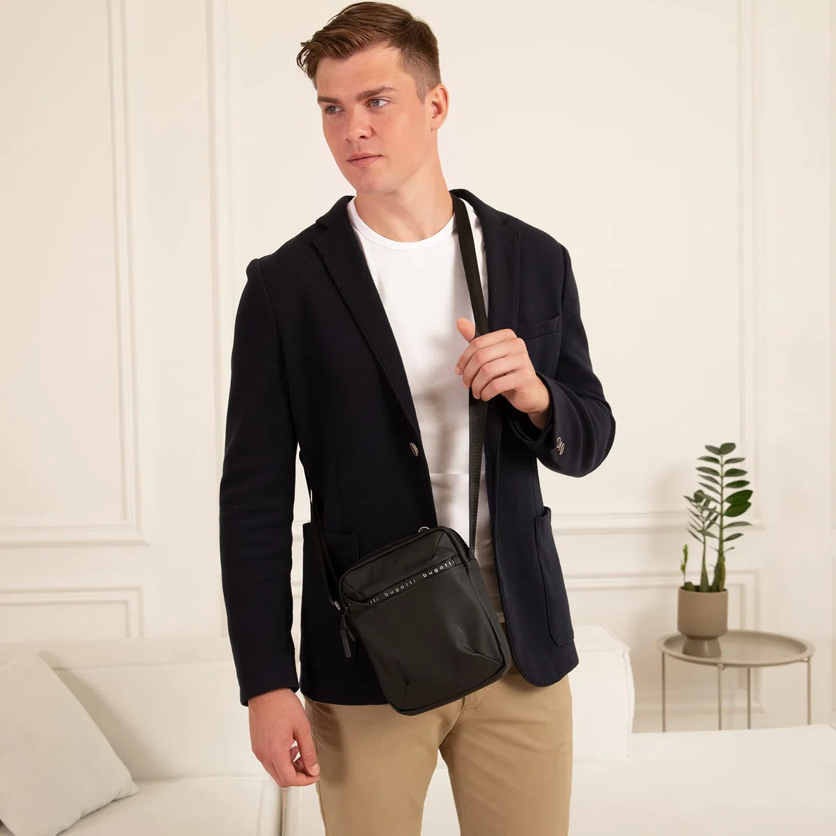 bugatti Blanc – Piccola borsa a tracolla crossover compatta e versatile
