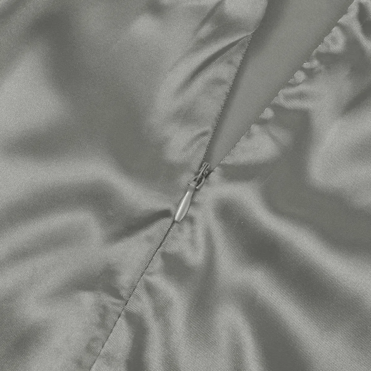 Abito da ballo da donna in raso con spalline sottili e schiena scoperta, design a fessura lunga, silhouette elegante, perfetto per occasioni formali