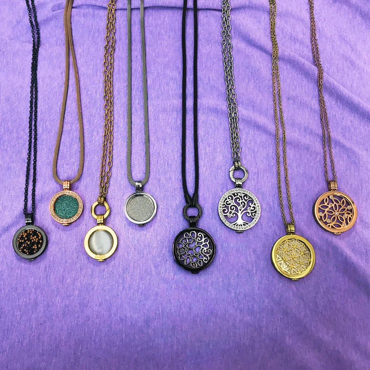Quiges da Donna in Acciaio e Coin Ciondolo Set 33 mm con 90 cm Collana e Coin (Colori Assortiti)