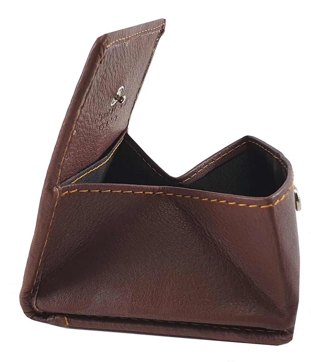 Luigi Benetton Portamonete in Vera Pelle, Porta Euro con Chiusura a Bottone, Dimensioni 8x8x2 cm, Collezione Artigianale, con Confezione Regalo Art.3100 (MARRONE)