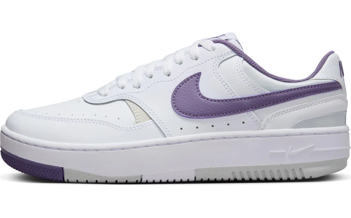 NIKE Women's Gamma Force Sneaker