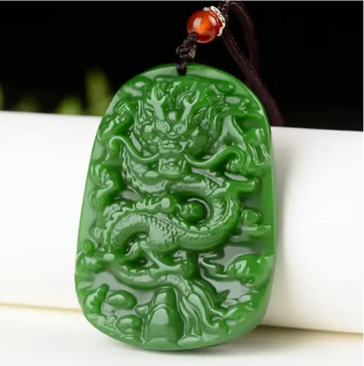 Collana con Ciondolo a Forma di Drago in Giada Verde Naturale e giadeite