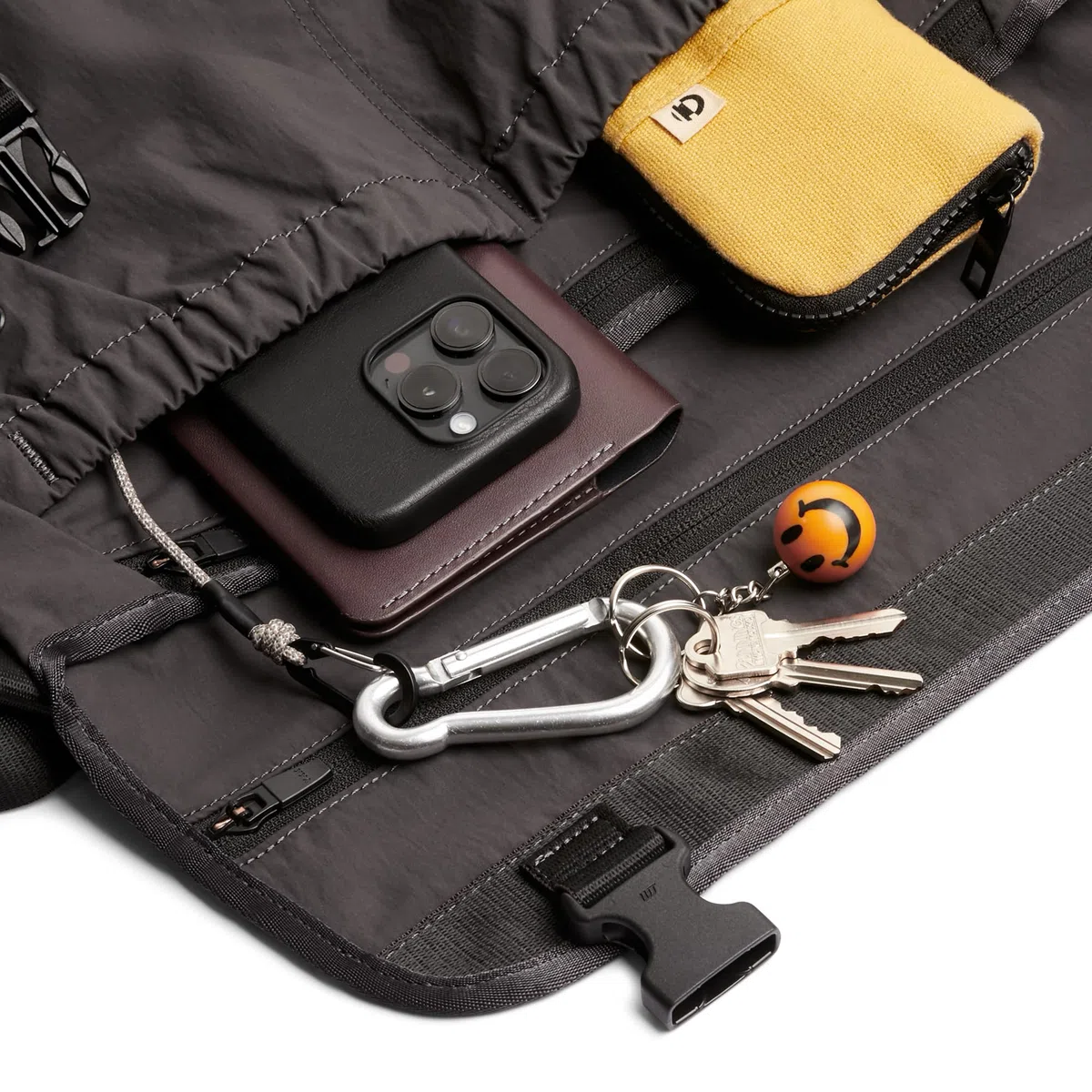 Bellroy Cinch Messenger (borsa a tracolla leggera da 12 litri, tessuto resistente all'acqua, organizzazione senza sforzo) - Charcoal