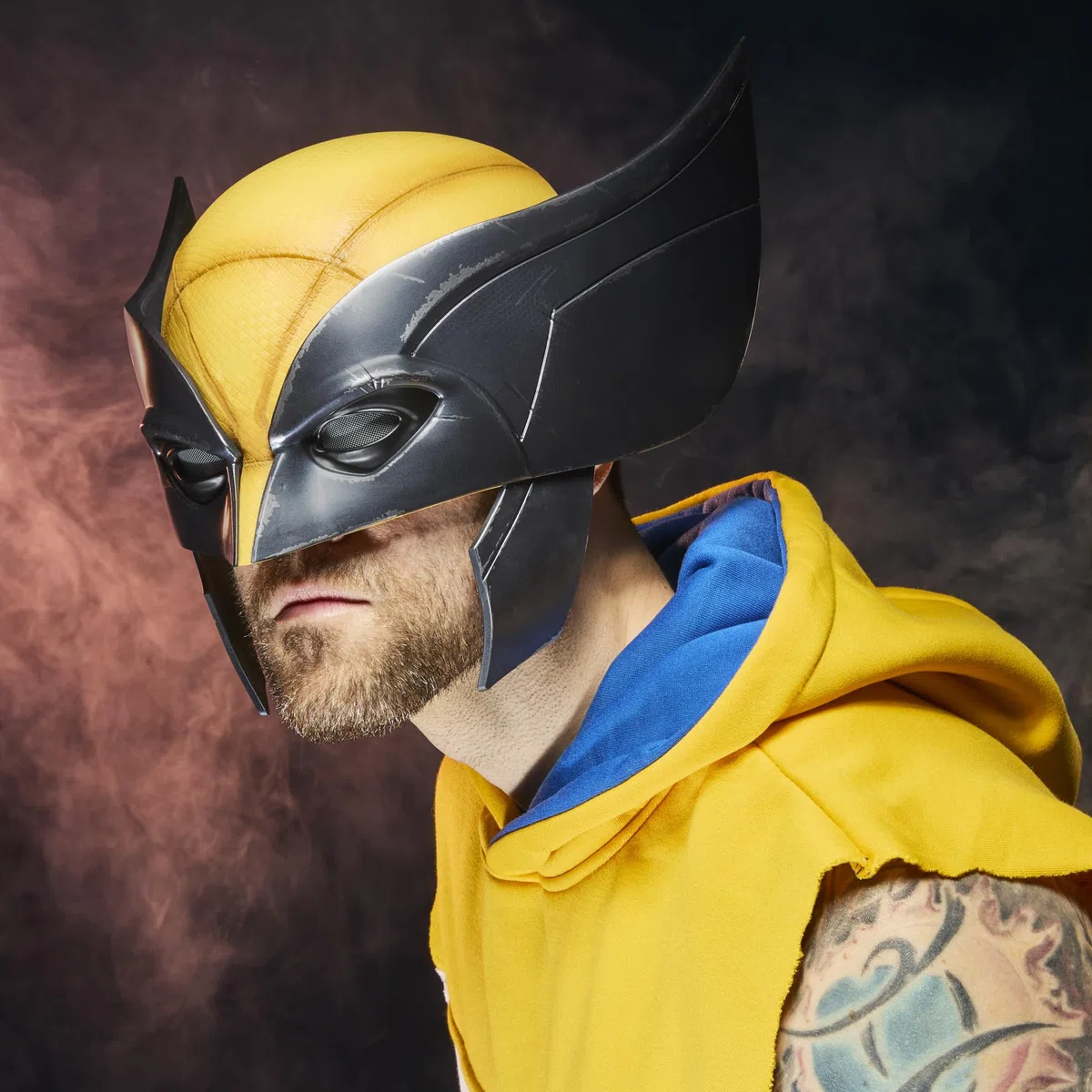 Hasbro Marvel Legend Series, maschera per roleplay premium di Wolverine