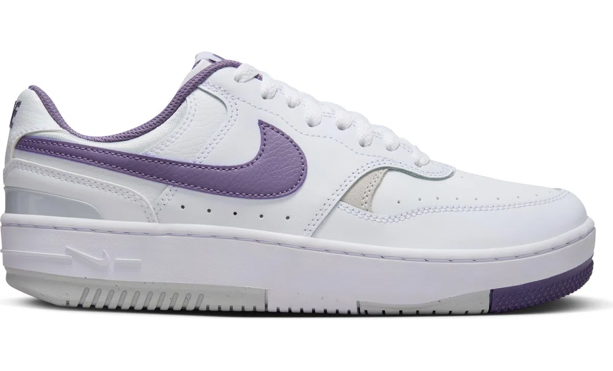NIKE Women's Gamma Force Sneaker