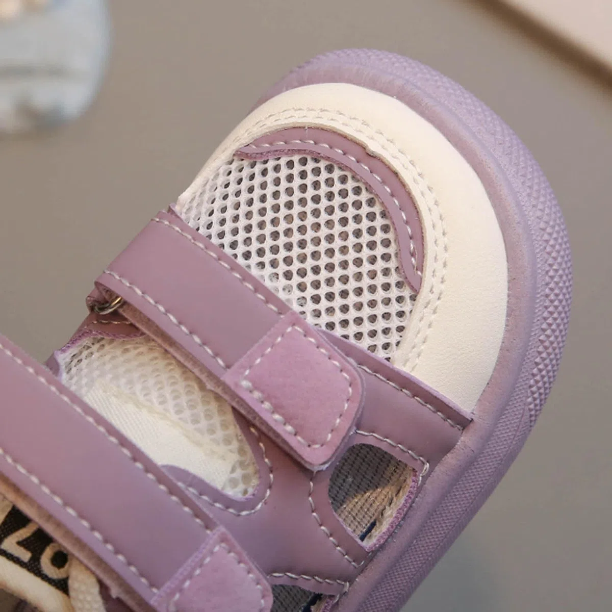 Sandali Bambini in Pelle Sintetica, 2026 Estivi Ciabatte Suola Spessa Pantofole Piatto Antiscivolo Scarpe Punta Aperta Sandalo Suola Morbida Sandali Unisex-Bambino Infradito da Spiaggia