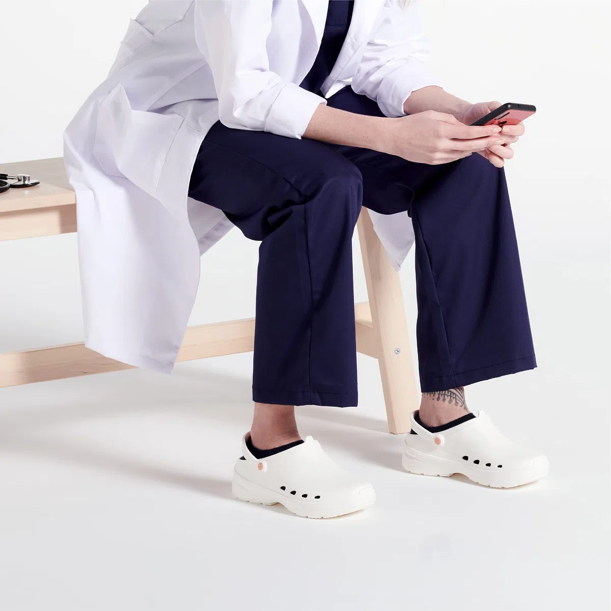 WOCK WAYLITE, Zoccoli Sanitari Donna Uomo, Scarpe Lavoro Sanitarie Leggere Traspiranti Antiscivolo SRC Antistatici, Zoccoli Infermiere Com Cinturino