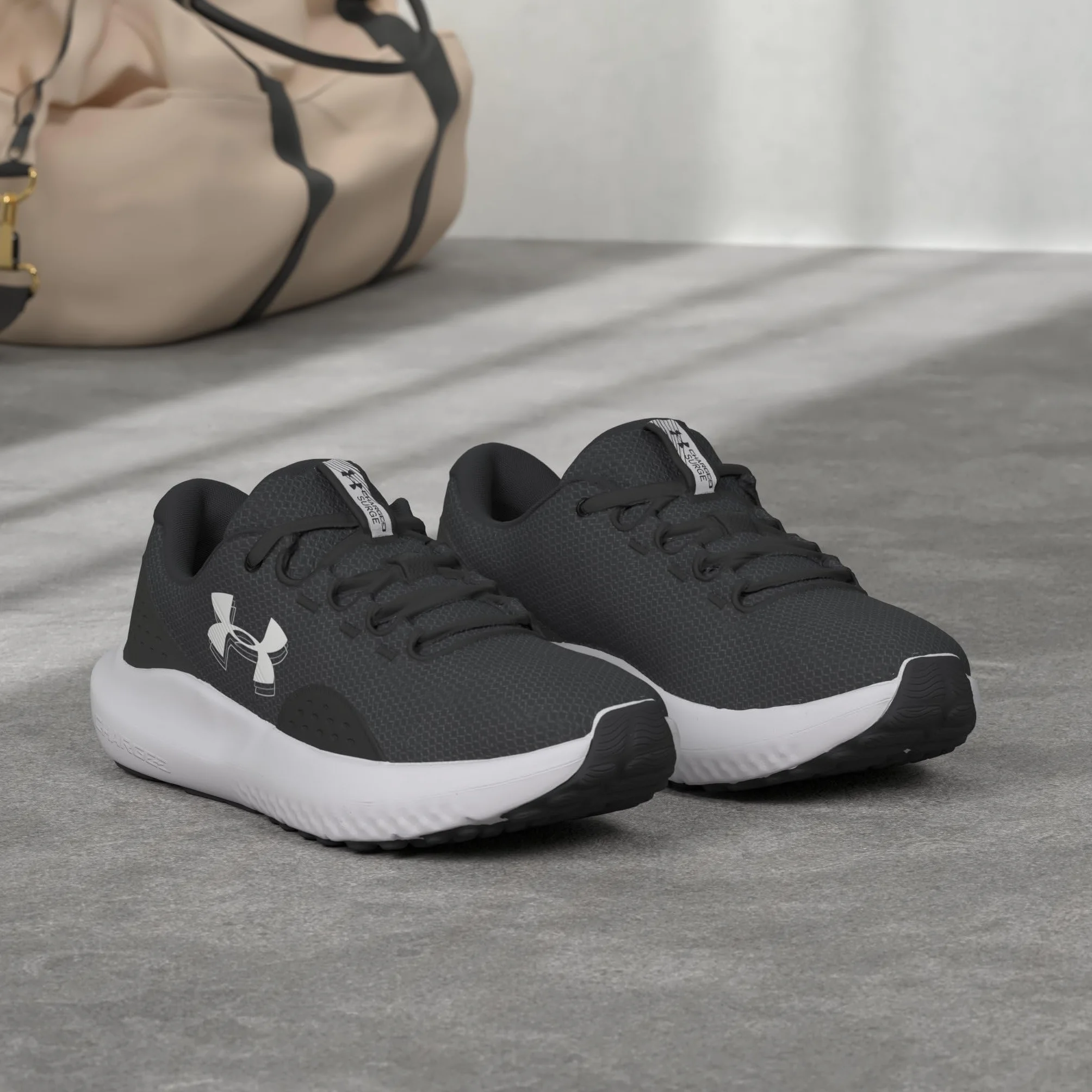 Under Armour UA W Charged Surge 4 0348 - Silica Green 36.5