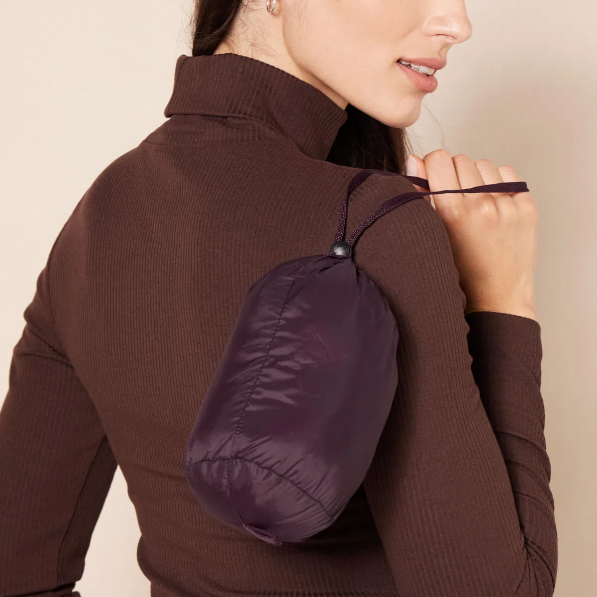 Amazon Essentials Donna Piumino Leggero a Maniche Lunghe Resistente all'Acqua Ripiegabile (Disponibile in Taglie Forti)