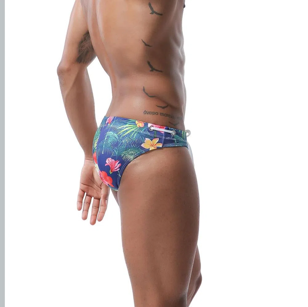 LikeJump Costume da bagno da uomo a vita bassa, a slip o a pantaloncini, per nuoto e surf