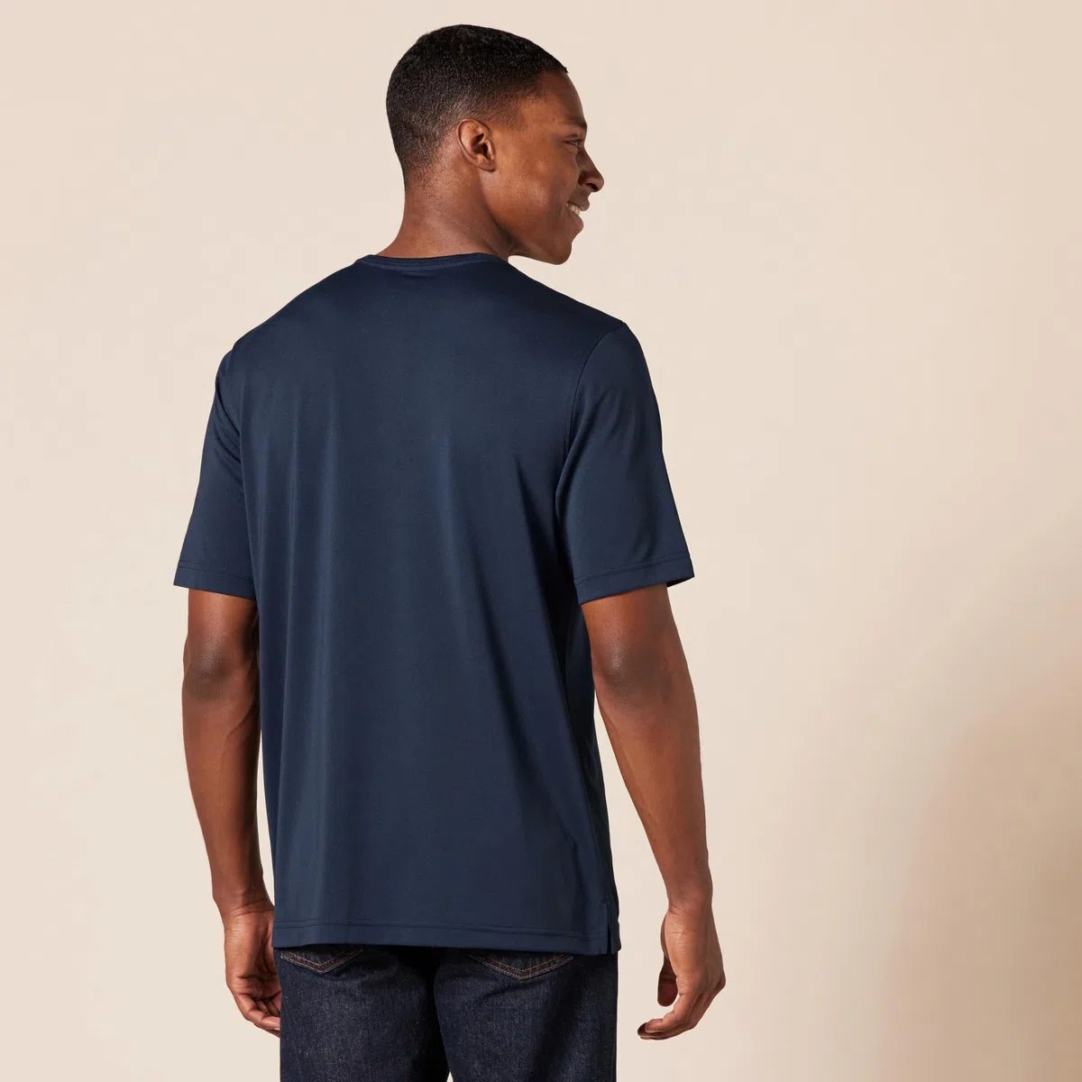 Amazon Essentials Uomo Serafino ad Asciugatura Rapida a Maniche Corte dalla vestibilità Standard