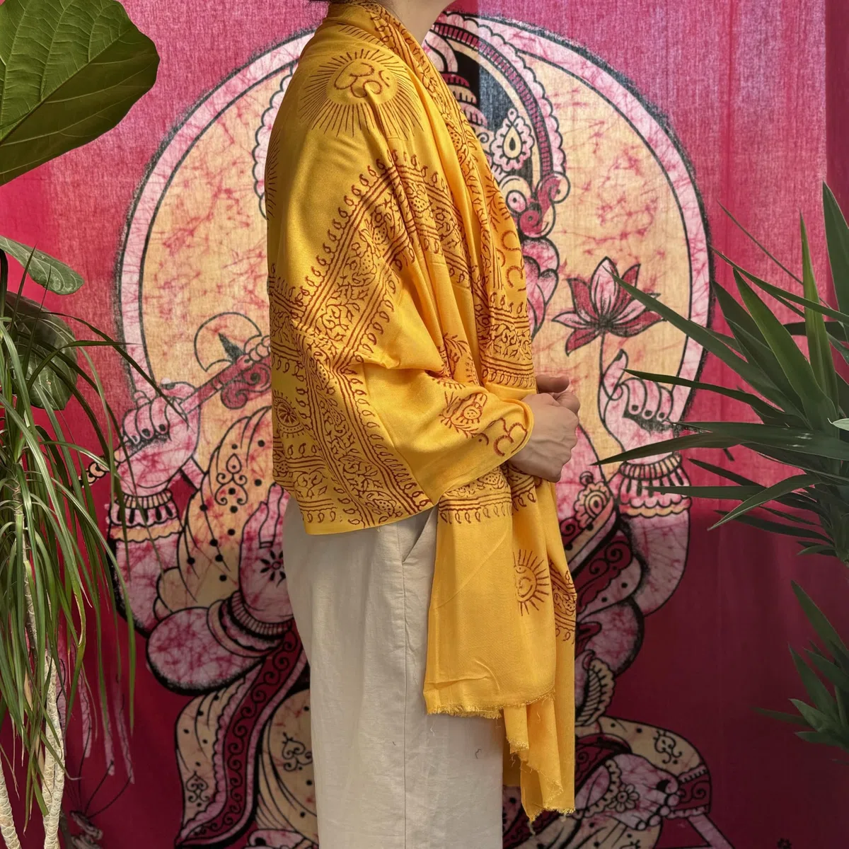 Generico Scialle Om per Yoga, Hare Rama Hare Krishna, Sciarpa da Meditazione Unisex Hippie e Boho Hindu