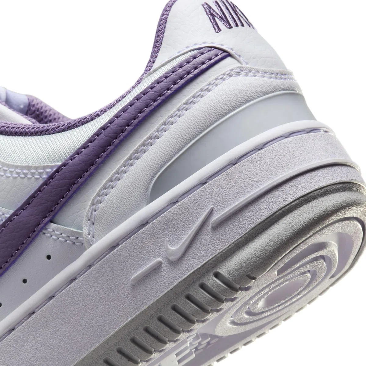 NIKE Women's Gamma Force Sneaker